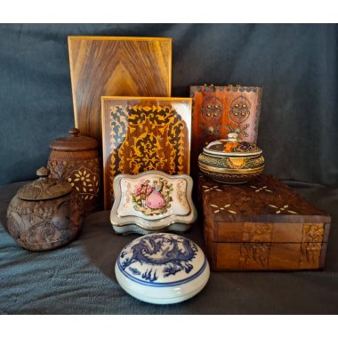 Billede af et udvalg af �sker og skrin