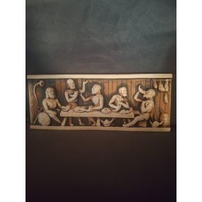 Relief med vikinger i keramik