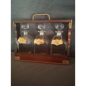 Tantalus med flasker