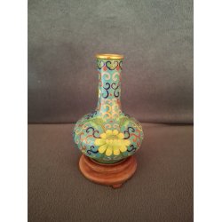 Kinesisk cloisonn� vase