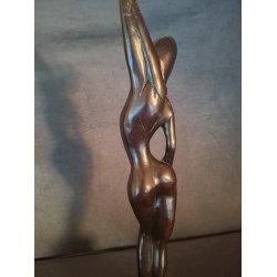 Figur af n�gen kvinde 